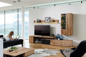 01: Modell in Altholzeiche, modern und trotzdem «heimelig»