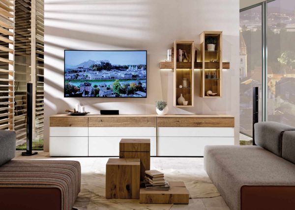 28: Sideboard mit optimaler Höhe und Akzente in Balkenoptik